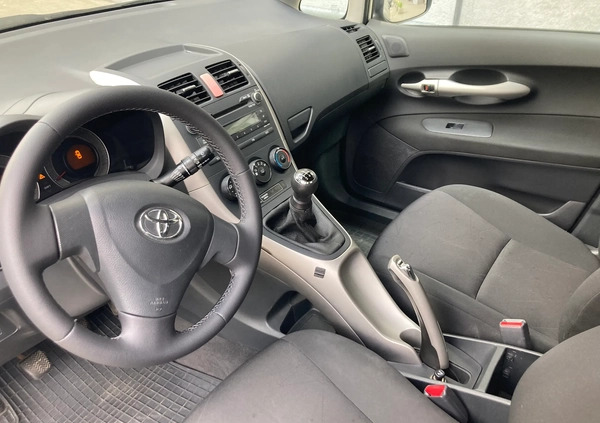 Toyota Auris cena 18000 przebieg: 199088, rok produkcji 2007 z Warszawa małe 211